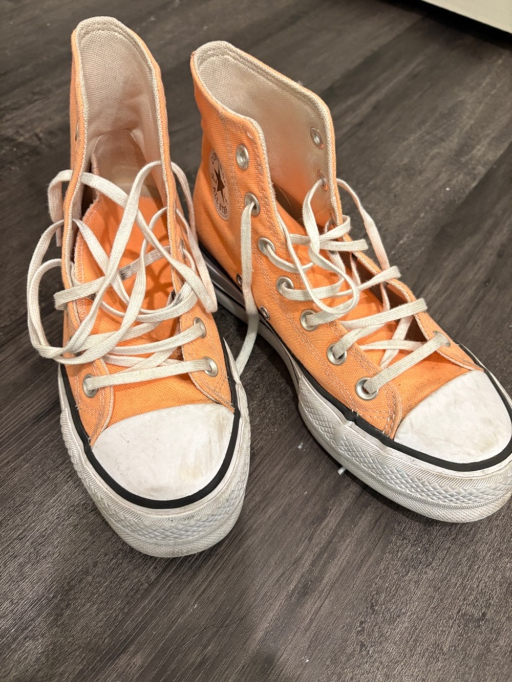 Converse Chuck Taylor High Top Sneakers Women’s 6 Orange Sherbet 🍊👟